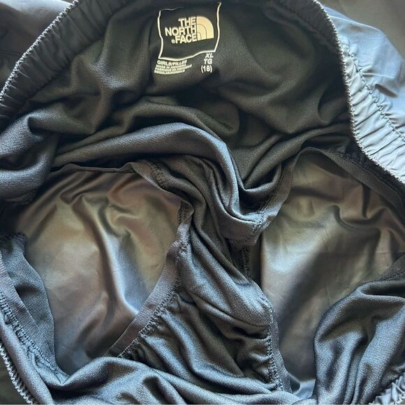 The North Face girls shorts size XLarge black nwt never stop running ombré logo - Picture 4 of 7